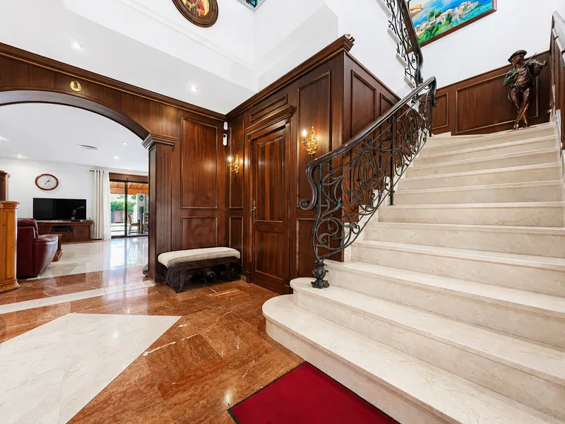 Magnificent family villa in an exclusive location in El Toro Mas — photo 12