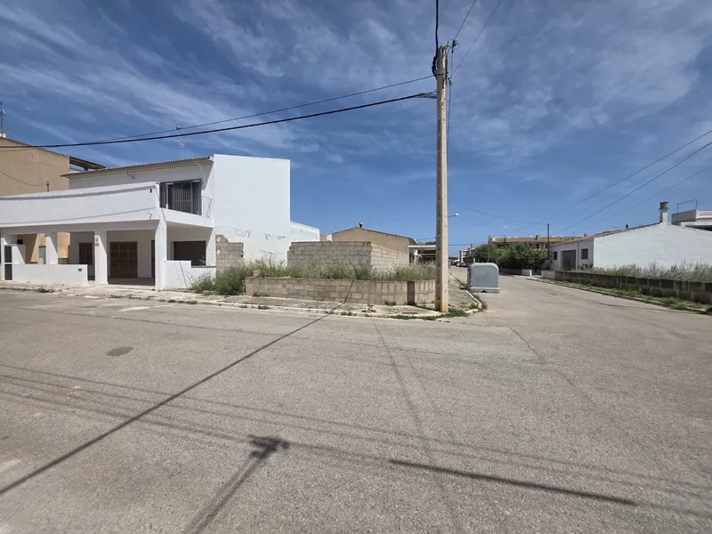 Buildable plot in S'Estanyol. Near the sea and the port. — photo 2