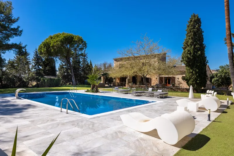 Wine estate with holiday rental licence in Binissalem — photo 1