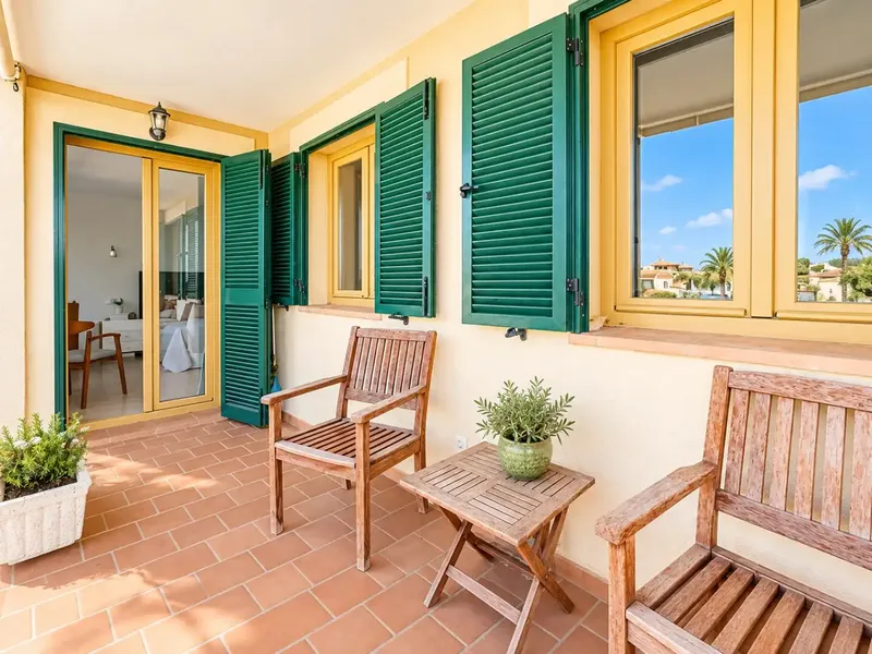 Dúplex en Es Caülls, Marratxí, ubicado en un cuidado complejo residencial con jardines y piscina comunitaria. La vivienda ofrece aproximadam — photo 6