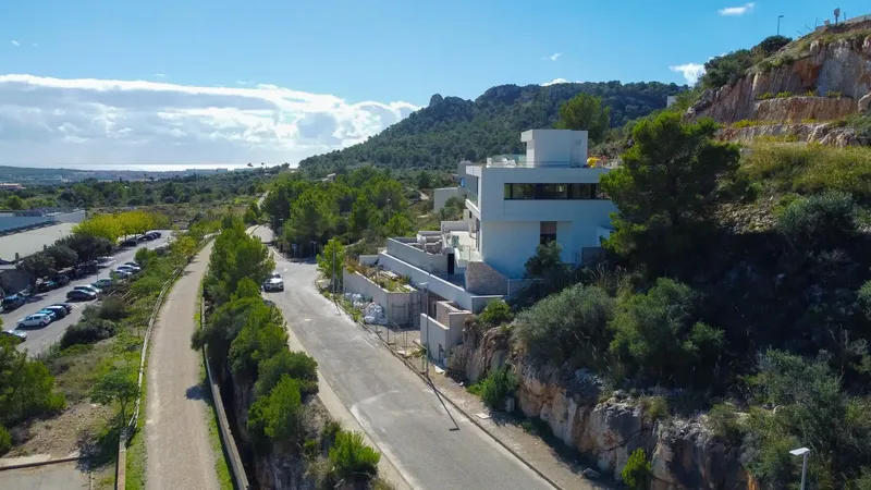 For sale this modern chalet under construction, near completion, of a unique style, with impressive sea and mountain views — photo 7