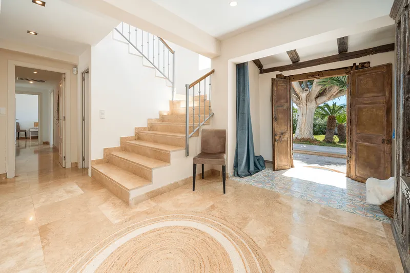Mediterranean villa just steps from the sea in Sol de Mallorca — photo 10