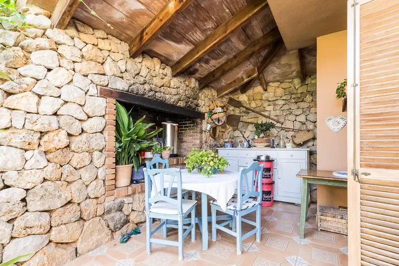 This magnificent villa in Genoa with sea views from the rooftop terrace and partial sea views from the living room is located in a — photo 8
