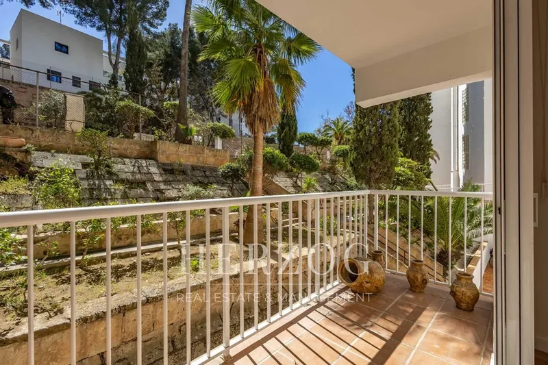 Modern renovated apartment with pool and sea view and walking distance to the beach — photo 1