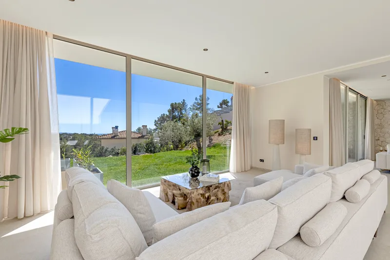 Villa in Portals Nous - Modern property with pool — photo 3