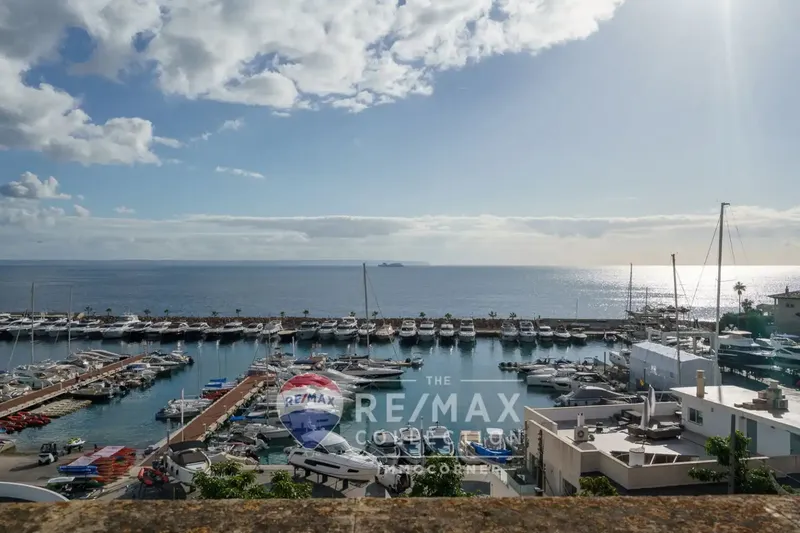 Spacious chalet to renovate on the first line of Calanova Port, in the residential area of San Agustin, Mallorcan style. — photo 7