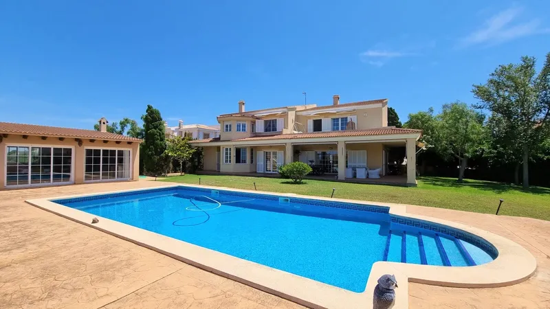 VE-JHRE034 – 5-bedroom family villa with tourist rental license, large garden and pool — photo 1
