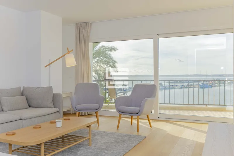 Luxury First-Line Apartment: The Privilege of Coastal Living in Puerto de Alcudia — photo 2