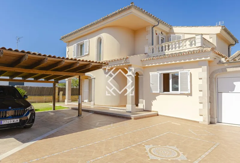 Spectacular semi-detached villa for sale in sought-after Playa de Muro, Mallorca — photo 5