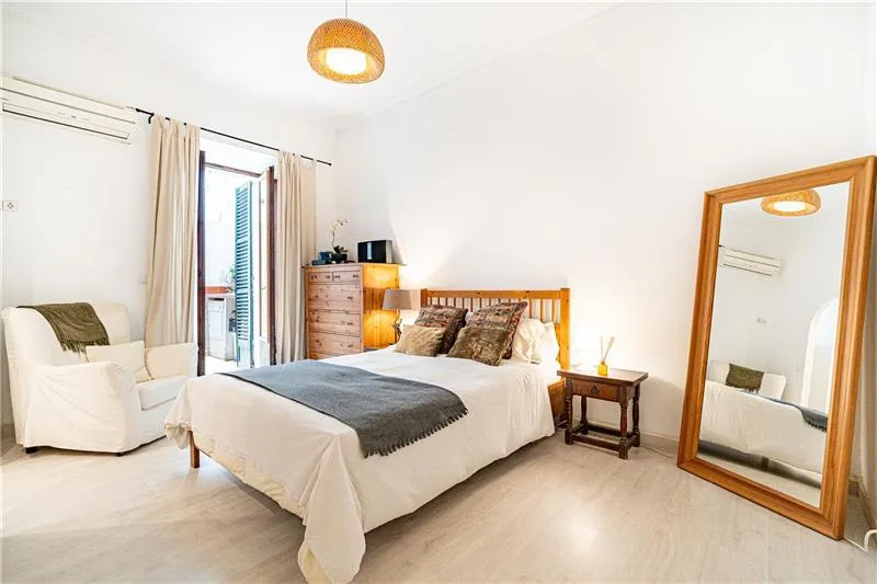 Ground floor flat with a courtyard in the historic centre — photo 6
