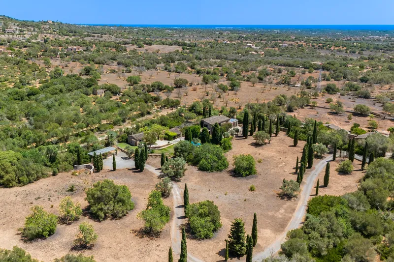 Authentic finca near Santanyí with guest house, winter garden and open views — photo 1