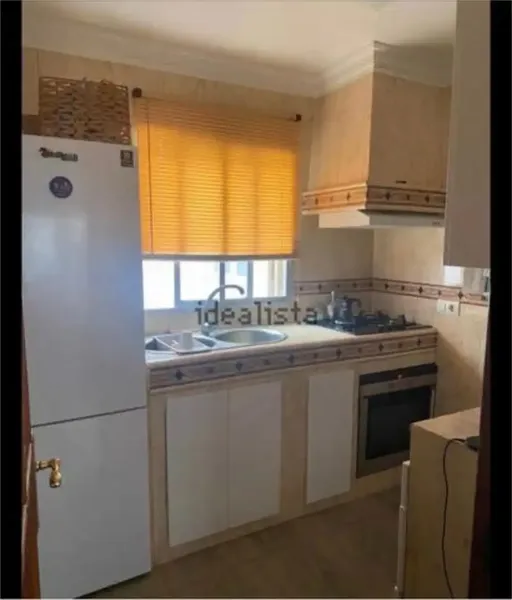 75 m� construidos, 2 habitaciones, 1 baño, terraza y balcón, segunda manobuen estado, armarios empotrados, trastero, orientacion sur, constr — photo 2