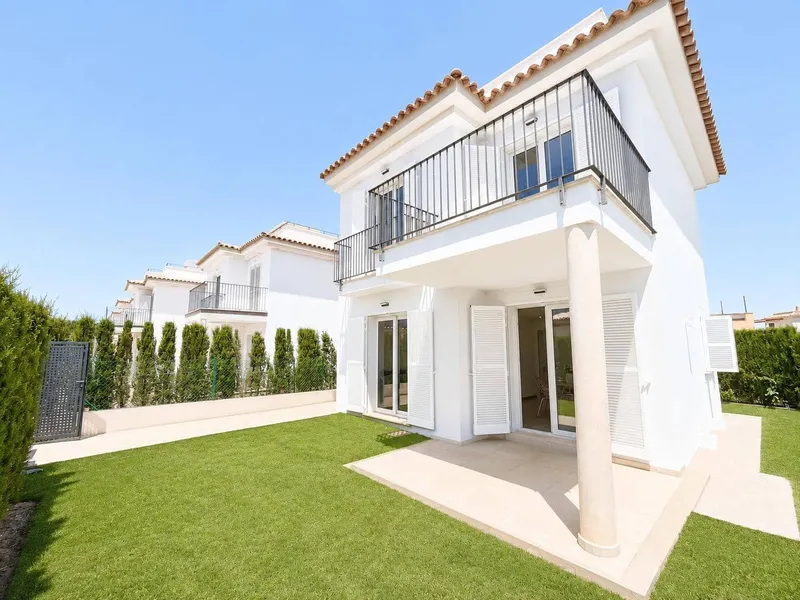 Villa for sale in Campos, Mallorca — photo 1