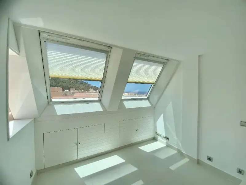 This luxurious duplex is located in Port Andratx a step away from all shops, services, bars and restaurants. It is distributed on two floors — photo 9