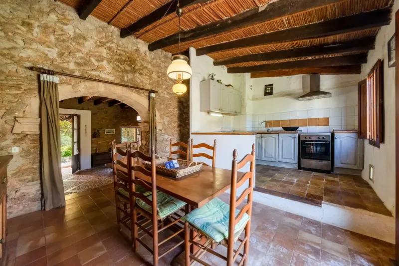 This charming natural stone finca from 1900 combines the authentic character of Mallorca with versatile usage possibilities — photo 6