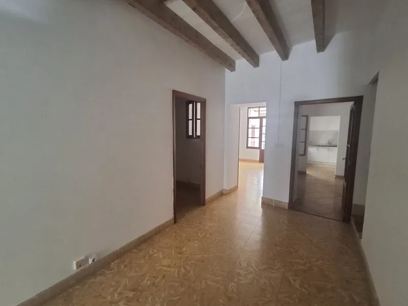 Unfurnished two-storey village house with garden, terraces and garage in the centre of Campos -DH 33 — photo 9