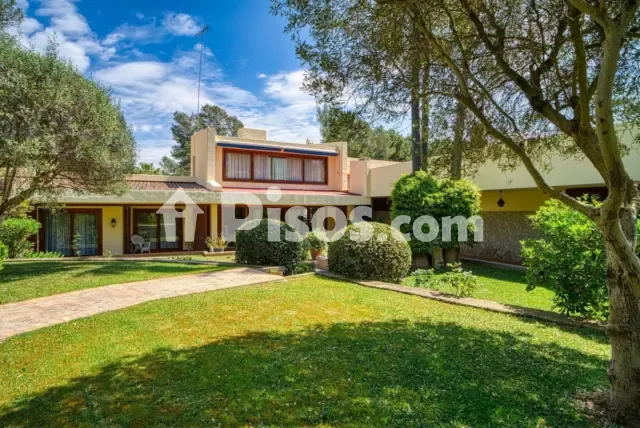Chalet on Carrer del Cosconar — photo 1