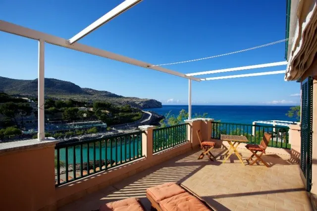 Frontline villa for sale in Mallorca's North with direct access to the beach in Cala Sant Vicenç, Mallorca — photo 6