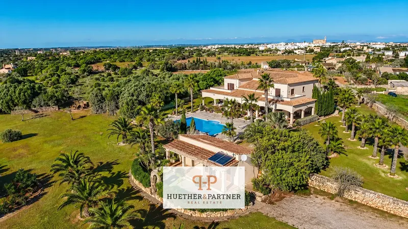Natural stone finca in Santanyí with sea views, guest house and absolute privacy — photo 2