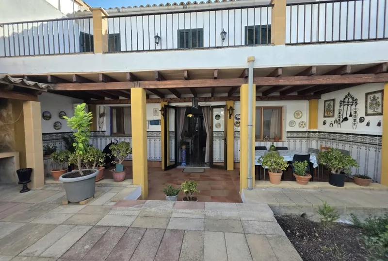 Mallorcan house with patio in Consell — photo 2
