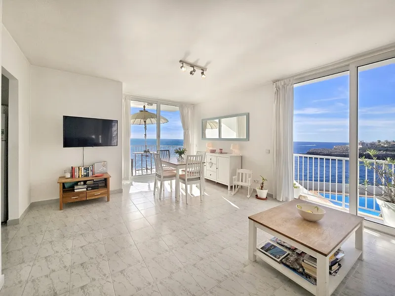 Nice apartment facing the sea with pool, 3 bedrooms, renovated. With parking and storage room. — photo 9