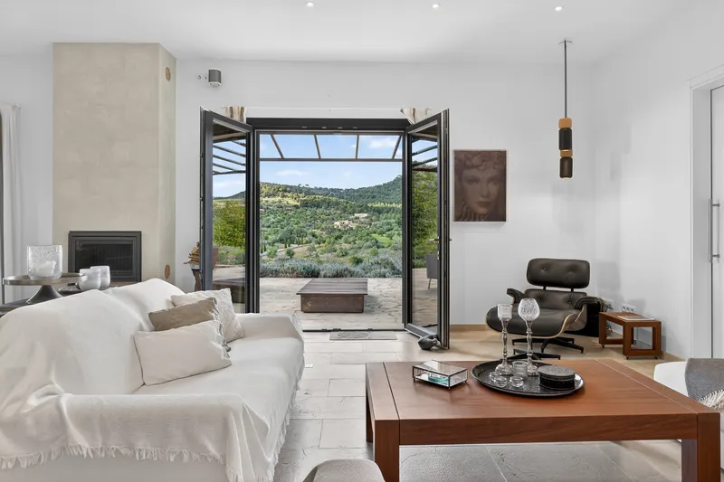 Luxury finca with pool and sea views near Portocolom — photo 9