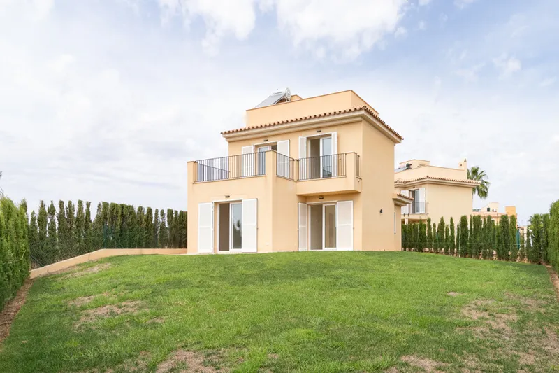 Family Home with Garden and Terraces near the Beach of Sa Rapita — photo 1