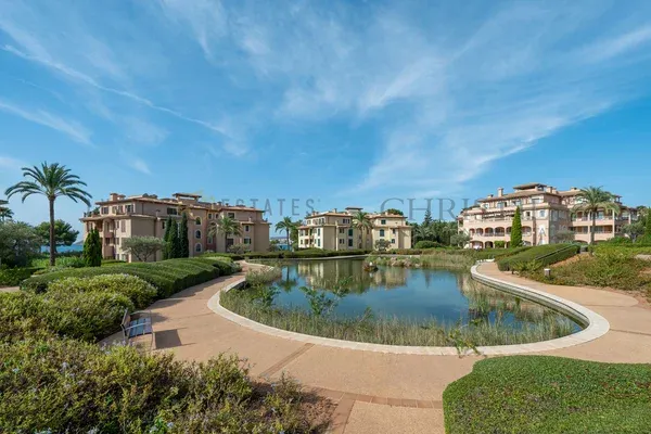 Exclusive apartment in Portals in the Mardavall complex on the seafront — photo 6