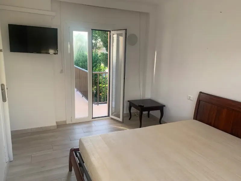 Private rental in Playa de Palma area, very quiet street, very bright attic apartment, near the sea, unfurnished, 3 double bedrooms, spacious — photo 8
