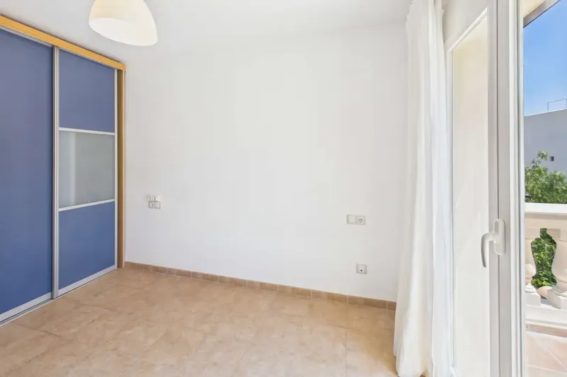 Charming fully renovated house with pool and large garage, located in a central and quiet area of Paguera — photo 12