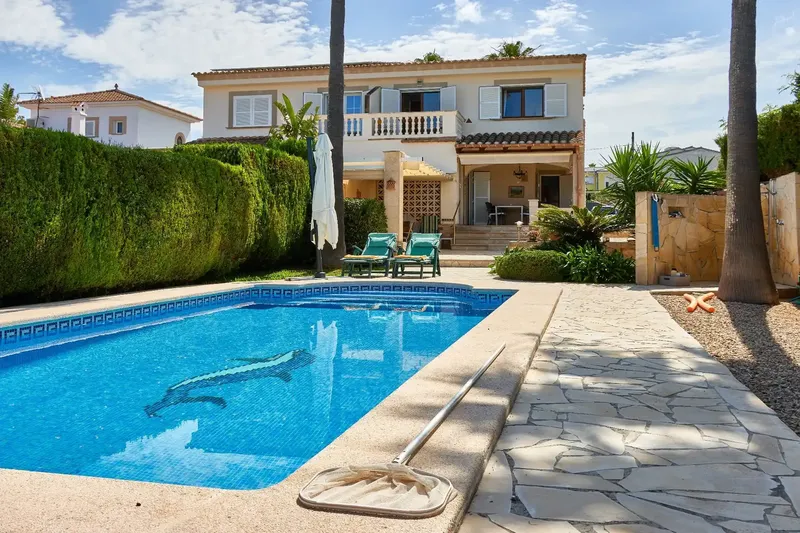 Semi-detached chalet in Bahia Azul, on two floors with pool — photo 2