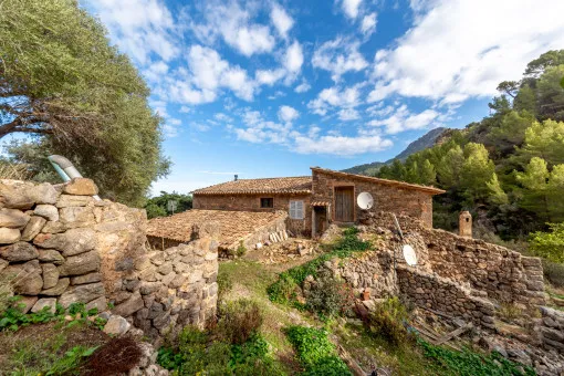 Deià, large rustic estate in the mountains a few minutes from Deià — photo 9