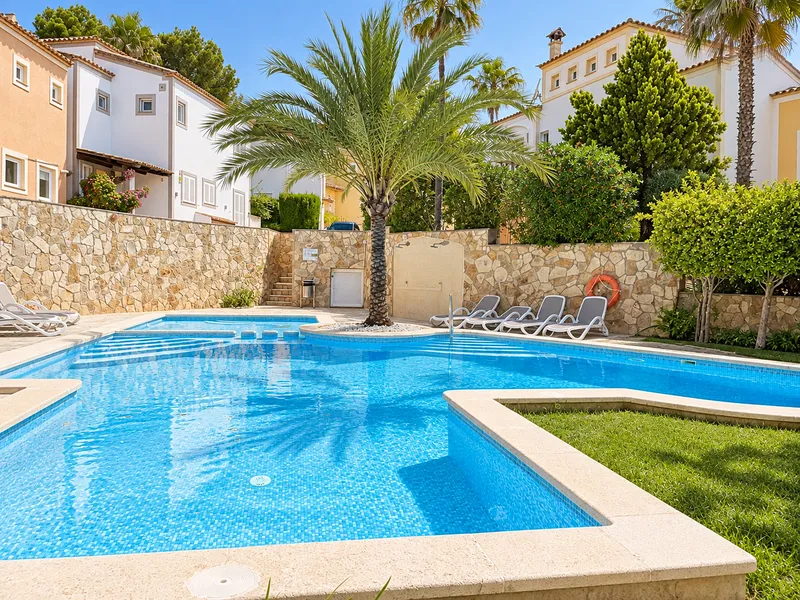 Elegante casa adosada con jardín privado y zona wellness en un exclusivo residencial de Santa Ponsa Mas — photo 1