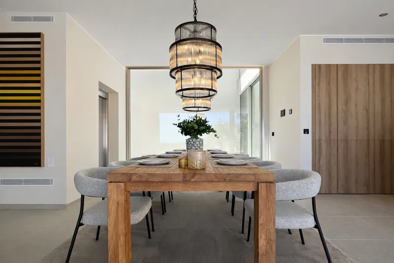 Modern newly built ultra-luxury villa with partial sea views in Portals Nous — photo 7