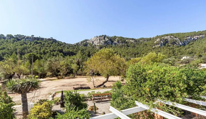 Mallorcan finca with mountain views and pool in S'Arracó — photo 9