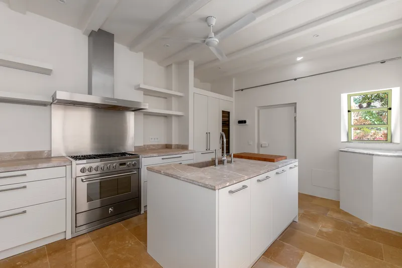 Impressive townhouse for sale in the heart of Ses Salines with pool — photo 4