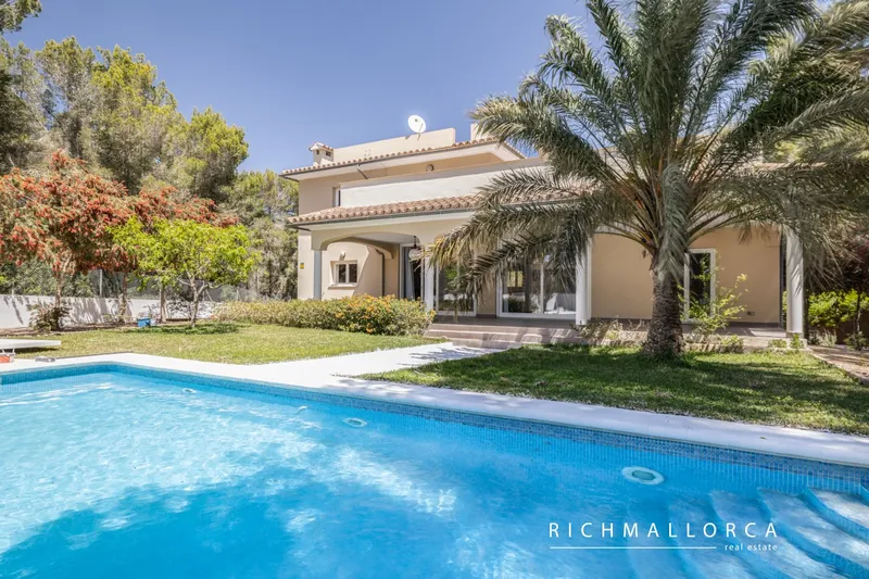 Villa with pool and large garage for several cars in Sol de Mallorca — photo 2