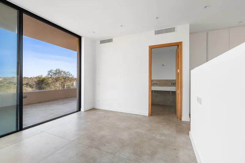 Exclusive new-build villa with pool in the immediate vicinity of the Portopetro harbor — photo 11