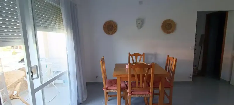 Apartamento totalmente amueblado, una habitación con dos camas de 90x190 con colchones de visco nuevos. Cocina equipada. En la azotea traste — photo 9