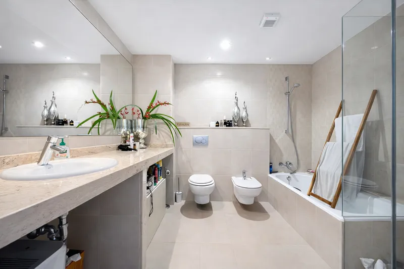 Elegant townhouse in an exclusive residential complex in Camp de Mar — photo 12