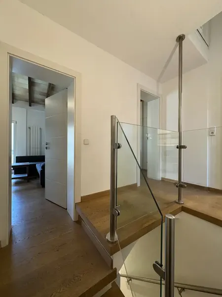 Spectacular 157 m² home fully renovated and ready to move into, distributed over two floors, with spacious areas, terrace — photo 12