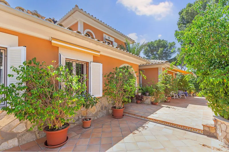 Mediterranean house with plenty of privacy — photo 2