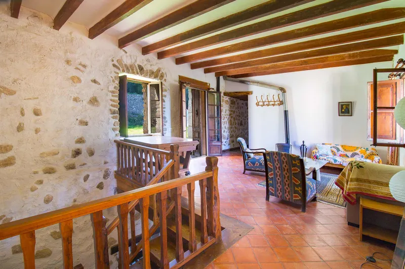 19th-century Mallorcan estate in need of renovation with sea views — photo 12
