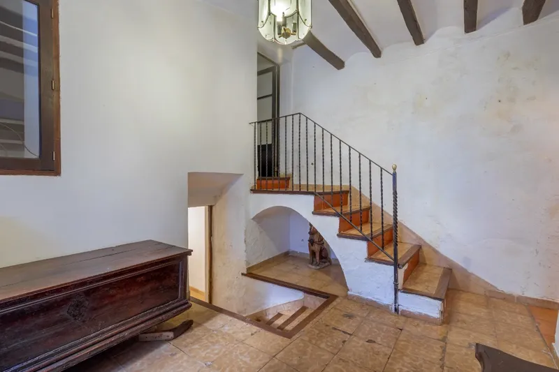 Authentic stone build house in the centre of Biniaraix — photo 12