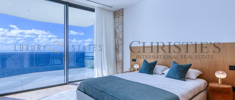 Luxury villa in Santa Ponsa in first sea line in direct proximity to Port Adriano — photo 11