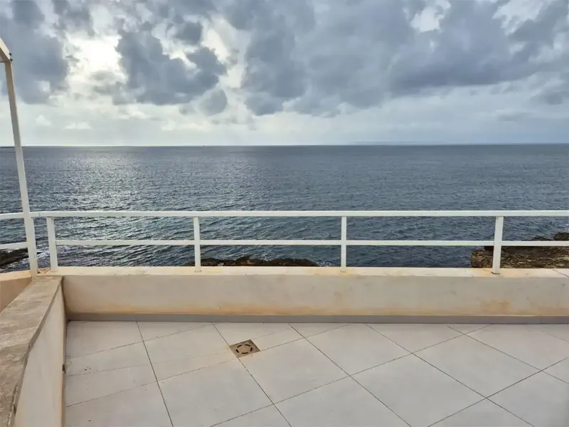 Duplex en primera línea de mar junto al faro de Cala Galiota. Dos terrazas. Precio para los meses de octubre a abril. — photo 11