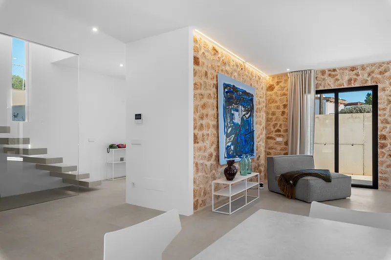 Exclusive designer villa with pool and sea views near the beach — photo 7