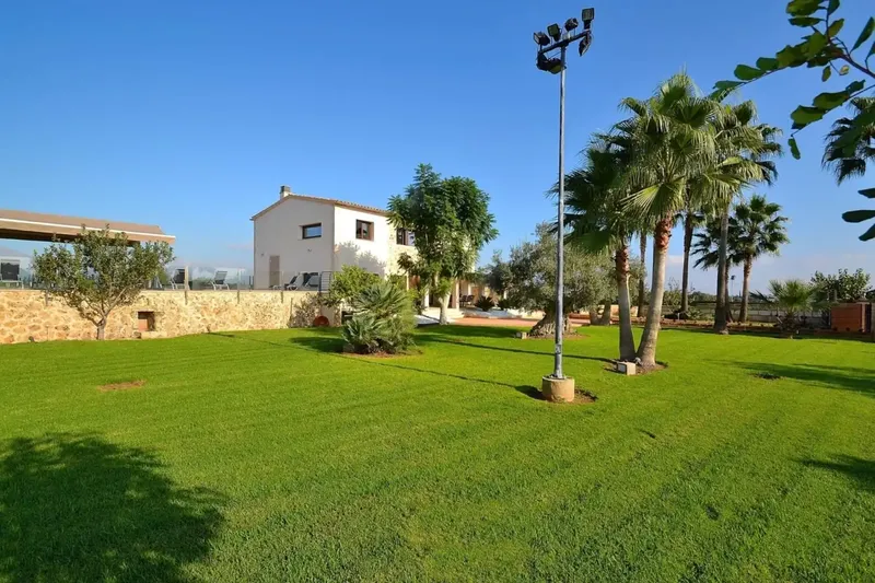 Magnificent newly built finca combining the charm of traditional Mallorcan architecture with modern comforts — photo 10