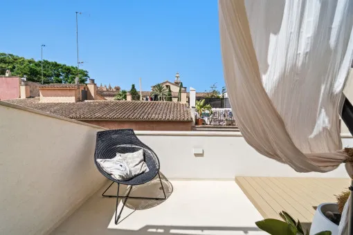 Palma de Mallorca Old Town, Charming Duplex Penthouse in Palma's Old Town with a Rooftop Terrace, Just a Few Steps from the Sea — photo 2