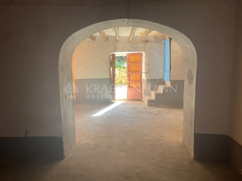 Impressive Mallorcan Estate for Renovation — photo 12